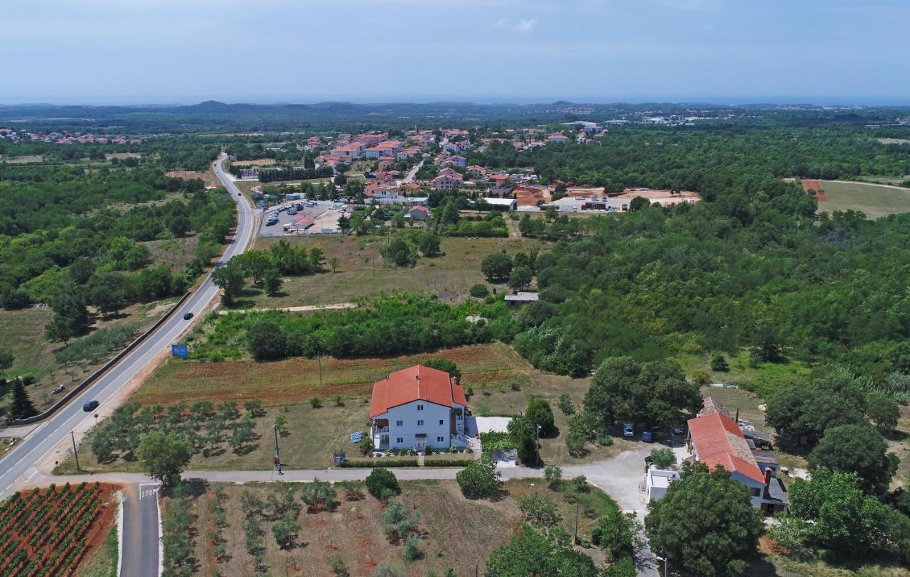 Residence Poreč Exteriör bild